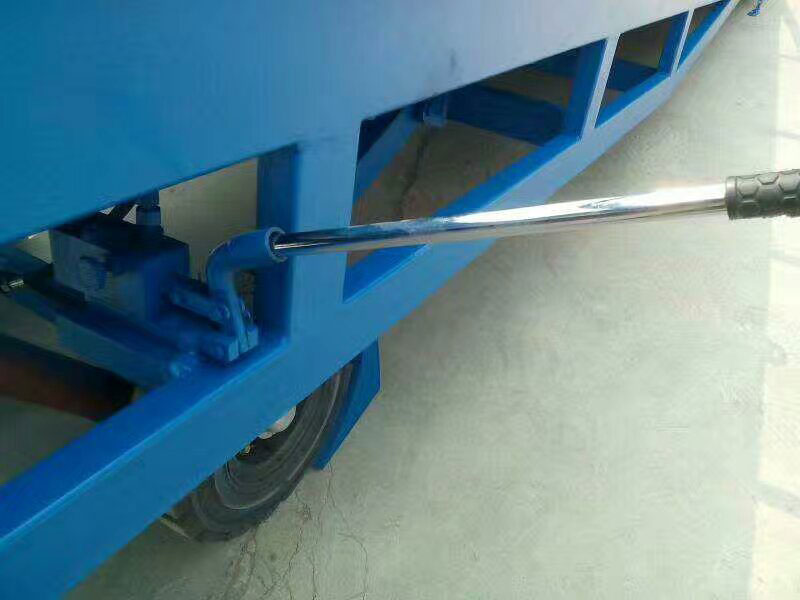 9187872136_994031168